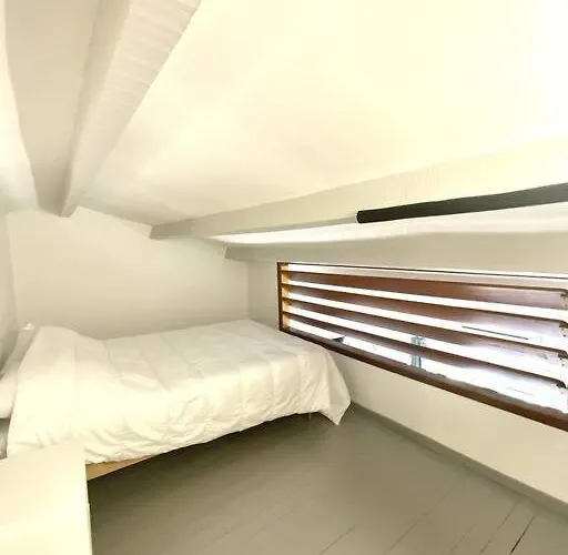 Proche De La D'algajola * Альгайола