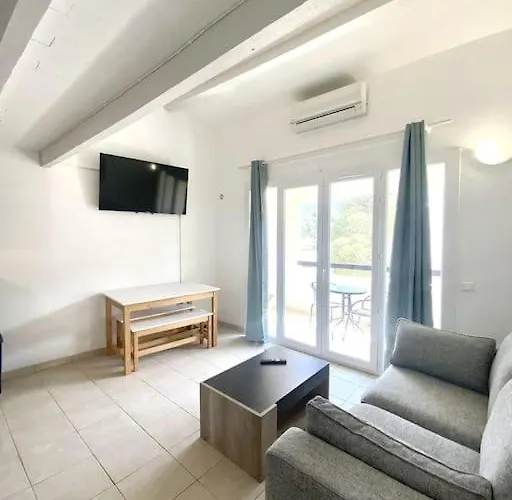 Апартаменты Proche De La D'algajola *